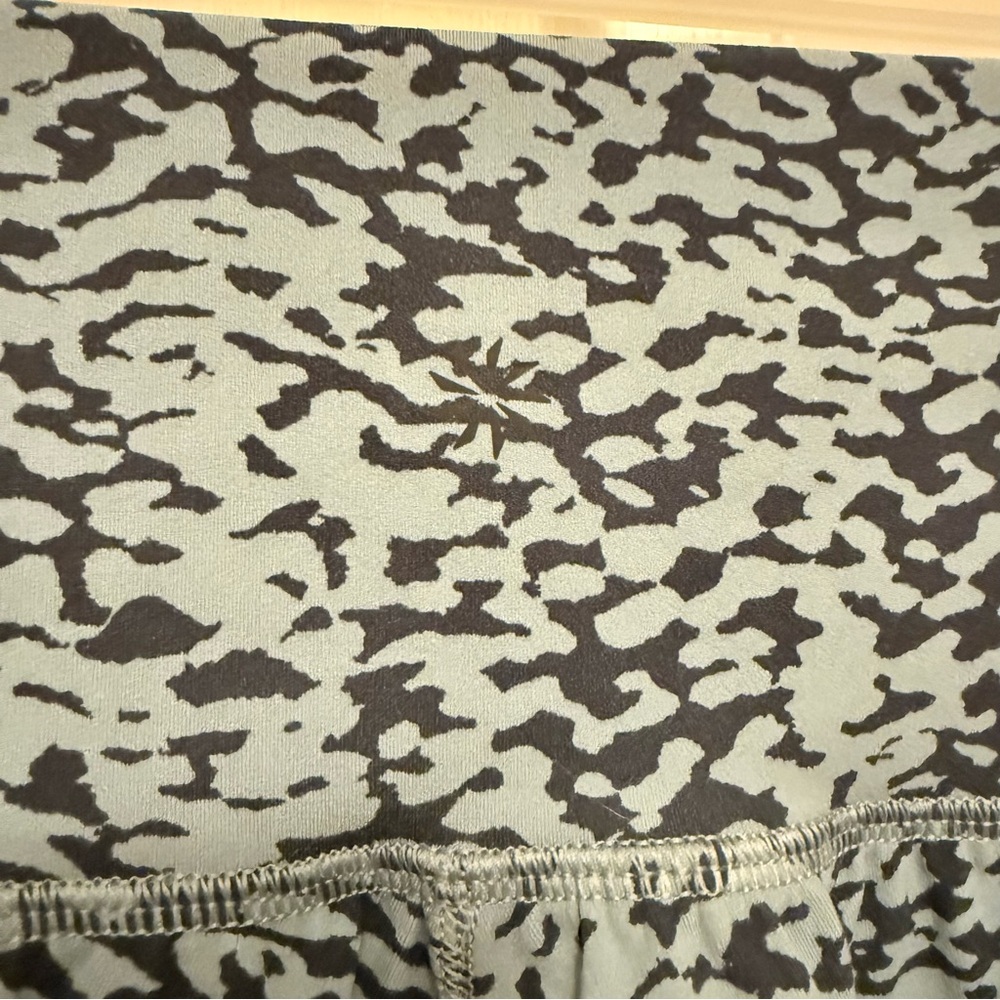 NWT Athleta Salutation Printed Joggers Petrol Blue Size M - Picture 8 of 9